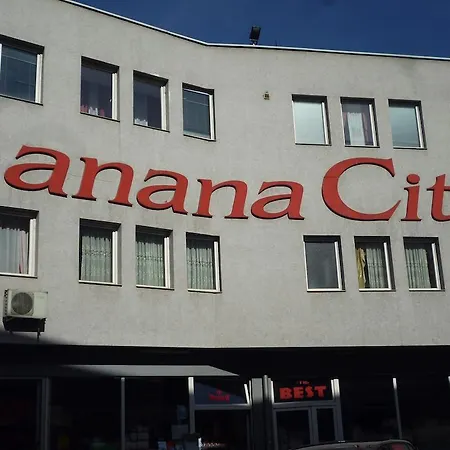 Banana Hotel