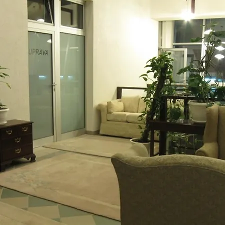 Hotel Banana 3*